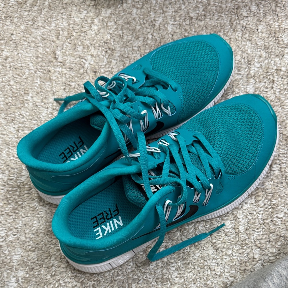 Nike Women's Free 5.0 Turquoise Athletic Shoes